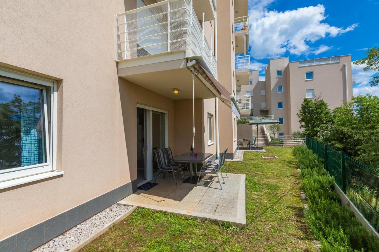Mb Apartmani Crikvenica Kültér fotó
